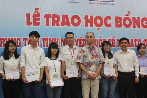 Trung tâm tình nguyện Quốc tế Niigata (Nhật Bản) tài trợ học bổng cho SV nghèo vượt khó - Ảnh: internet