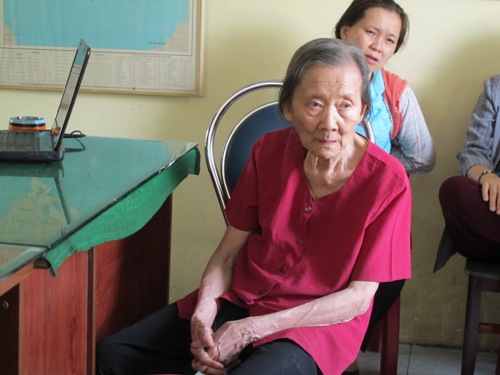Bà Nguyễn Thị Khang kể lại sự việc
