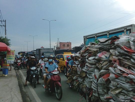 Vụ tai nạn làm giao thông ùn ứ kéo dài trên Quốc lộ 1