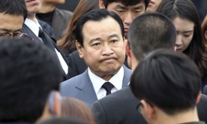 Lee Wan-koo has offered to resign as South Koreas prime minister.