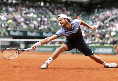 Joao Sousa gây khó cho Andy Murray