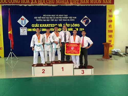 Đội tuyển Karate của Trường ĐH Phú Xuân tại giải Karatedo và cầu lông sinh viên, học sinh chuyên nghiệp toàn quốc năm 2014