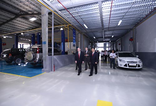 Khu vực xưởng dịch vụ của Chi nhánh Phổ Quang Khu vực xưởng dịch vụ của Chi nhánh Phổ Quang