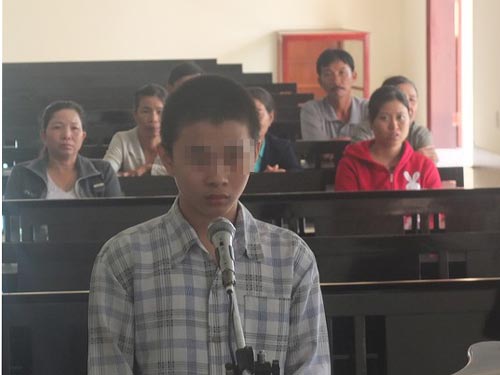 Mới 17 tuổi, Kông phải nhận mức án 7 năm tù. Ảnh: Nguyễn Huynh