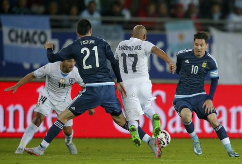 Argentina có trận đấu khó trước Uruguay