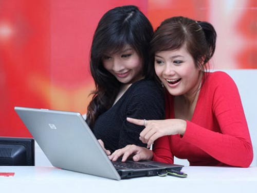 Mua sắm trực tuyến có thể thay thế việc mua sắm tại cửa hàng trong tương lai gần Ảnh: Internet