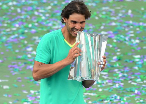Nadal và chiếc cúp vô địch năm 2013