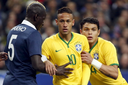 Neymar tỏa sáng với bàn thắng mang tính quyết định