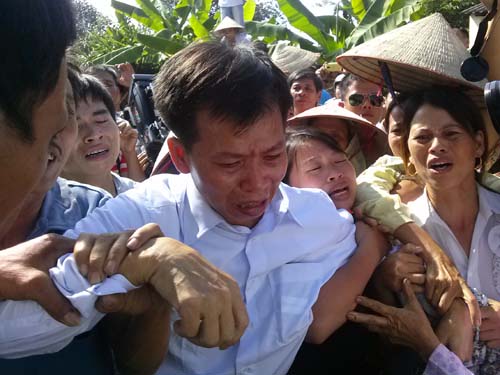 Ông Nguyễn Thanh Chấn trở về gia đình ngày 4-11-2013 sau hơn 10 năm tù oan