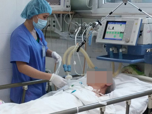 Điều trị cho một bệnh nhân nhiễm cúm A/H1N1 tại Bệnh viện Bệnh nhiệt đới trung ương