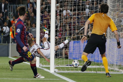 Messi ghi liền hai bàn trong vòng ba phút, nhấn chìm Bayern ở Nou Camp