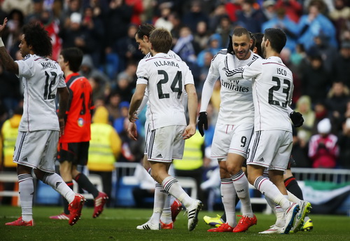 Benzema lập cú đúp, Real nhấn chìm Sociedad tại Bernabeu