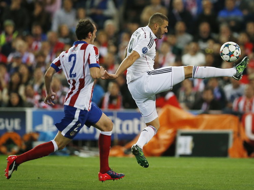 Benzema thi đấu mờ nhạt tại sân Vicente Calderon