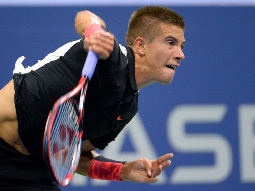 Borna Coric rút ngắn tỉ số nhờ hai bàn break ở ván ba