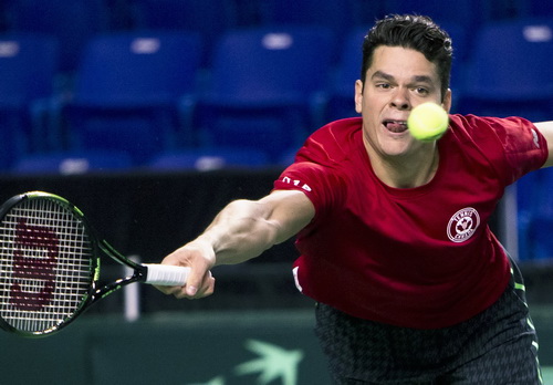 Milos Raonic gây nhiều khó khăn cho Nadal ở ván thứ nhì và thắng chung cuộc