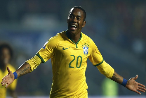 Robinho mở tỉ số cho Brazil