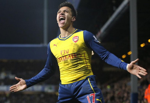 Alexis Sanchez vui mừng sau bàn ấn định chiến thắng cho Arsenal
