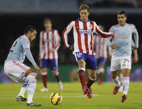 Torres giữa vòng vây hậu vệ Celta Vigo