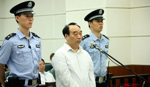 Lôi Chính Phú, cựu Bí thư Quận ủy Bắc Bội, tại tòa năm 2013 Ảnh: REUTERS