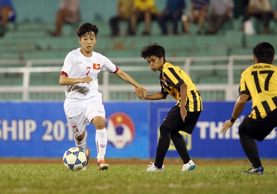 Tuyết Dung (7) xứng danh với Quả bóng vàng Việt Nam 2014