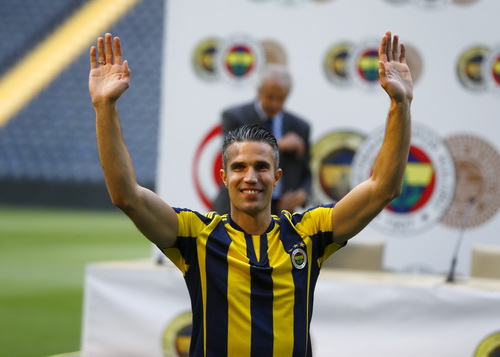 Van Persie đã phải ra đi, đầu quân cho Fenerbahce ở Thổ Nhĩ Kỳ