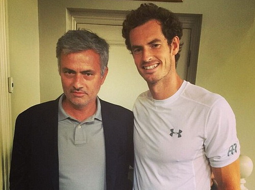 Mourinho chụp ảnh cùng Murray tại Queens Club