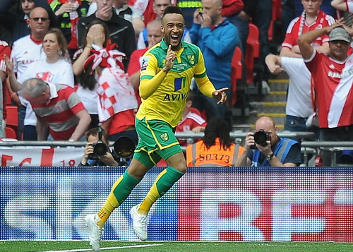 Nathan Redmond ghi bàn ấn định chiến thắng 2-0