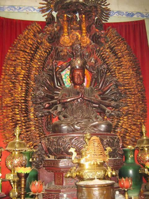 
Bức tượng Phật bà Quan Thế Âm nghìn tay nghìn mắt trước lúc bị mất - Ảnh tư liệu
