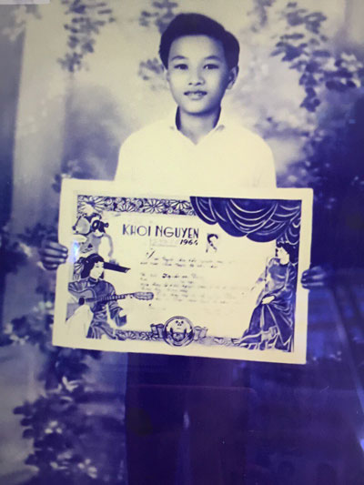 Năm 14 tuổi (1964), Minh Vương đoạt giải Khôi Nguyên Vọng cổ. (Ảnh do nghệ sĩ cung cấp)