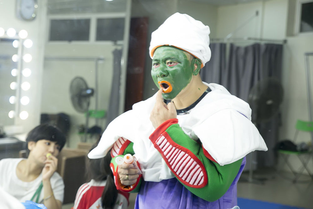 Tự Long nổi tiếng nhờ... duyên ngầm