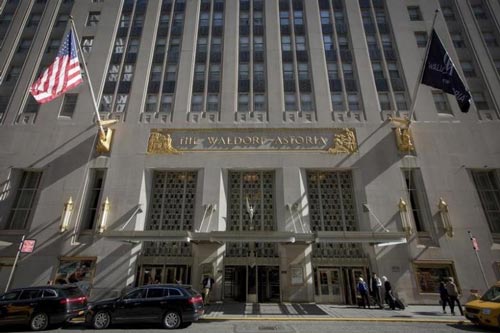 Khách sạn Waldorf Astoria ở New York - Mỹ đã bị Công ty Anbang của Trung Quốc thâu tóm Ảnh: REUTERS