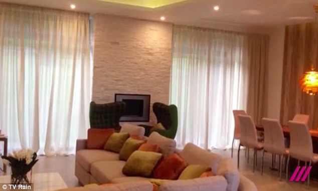 Nội thất trong nh&agrave;. Ảnh: RAIN TV