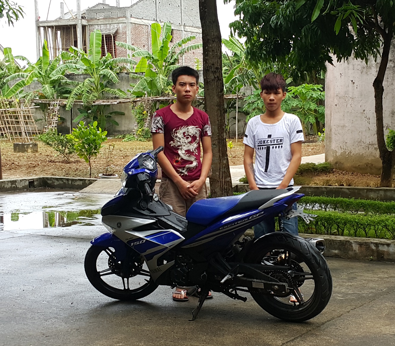 Sợ cha mẹ mắng v&igrave; l&agrave;m vỡ ch&eacute;n b&aacute;t, hai b&eacute; trai ở Gia Lai bỏ nh&agrave; &ldquo;đi bụi&rdquo; - Ảnh 2.