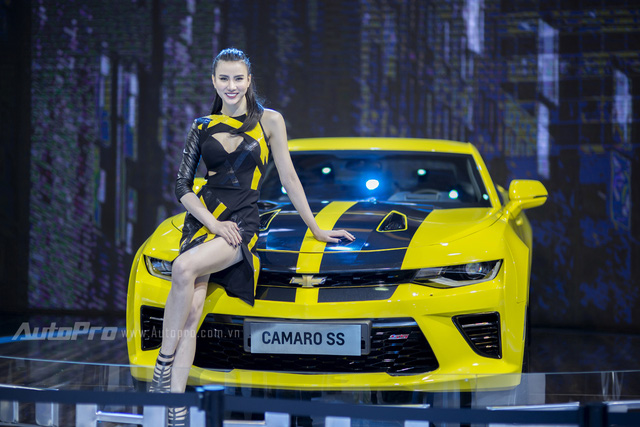 Ngắm dàn người mẫu xinh đẹp tại Triển lãm ô tô Việt Nam 2016 - Báo ...