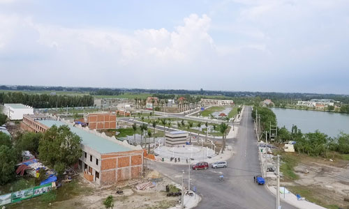 Một dự án đất nền, nhà phố tại vùng ven giáp ranh với Sài Gòn đang tăng giá 15% so với đầu năm. Ảnh: Vũ Lê