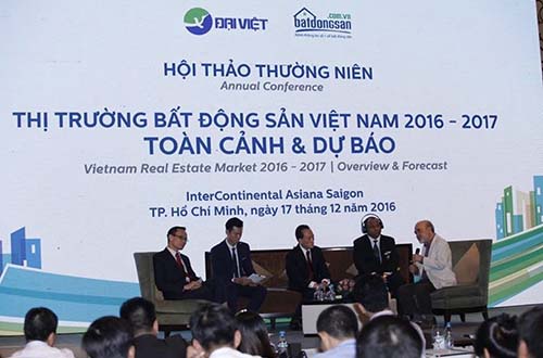 Các chuyên gia tham gia thảo luận tại buổi hội thảo Ảnh: phương nguyễn