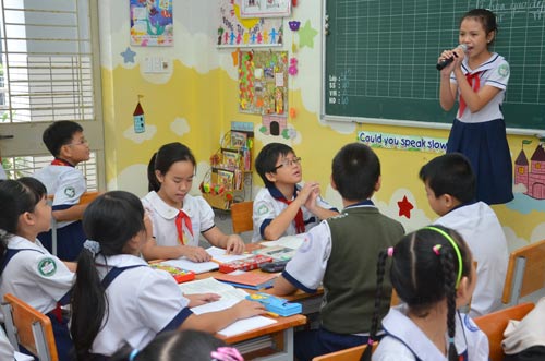 Học sinh một trường tiểu học tại TP HCM được dạy theo mô hình VNEN Ảnh: Tấn Thạnh