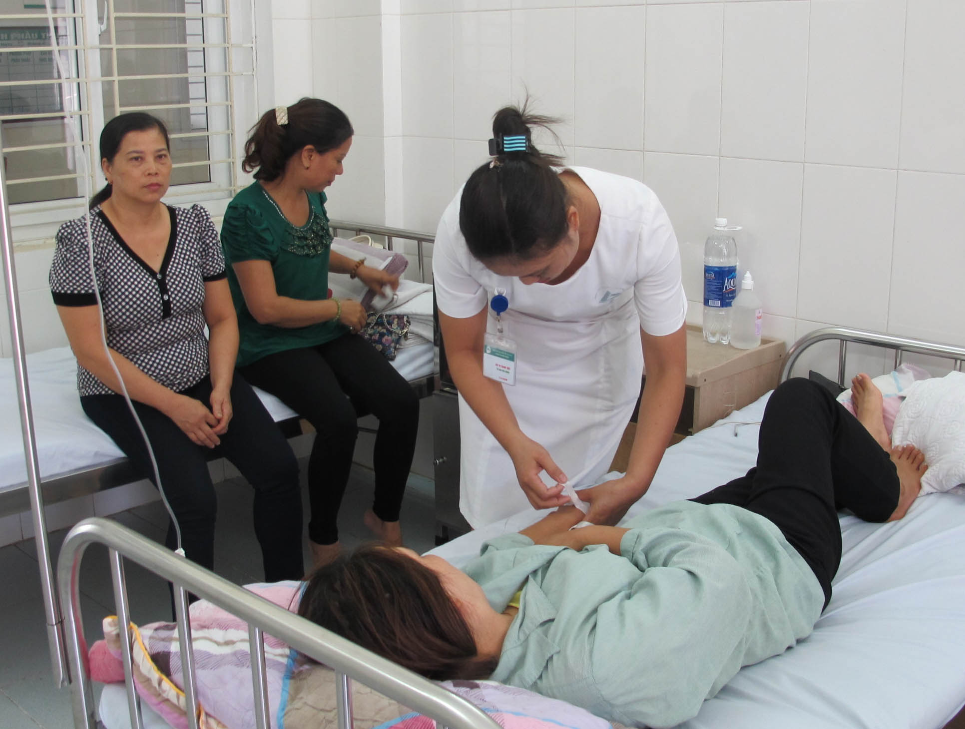  Nhiều cơ sở y tế tuyến cơ sở đ&atilde; nỗ lực n&acirc;ng cao chất lượng kh&aacute;m chữa bệnh để giữ ch&acirc;n người bệnh 