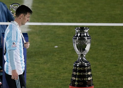 Messi phận bạc khi lỡ hẹn 2 kỳ Copa America liên tiếp