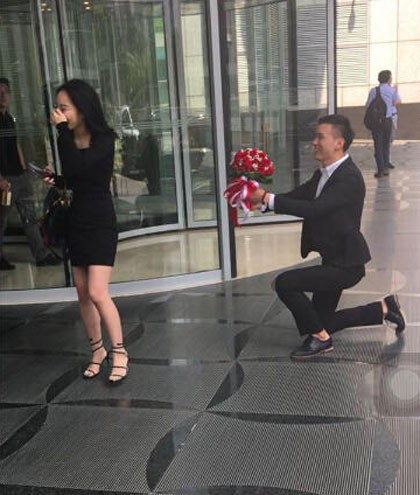 Cầu hôn không thành, chàng trai quay ra đòi nợ