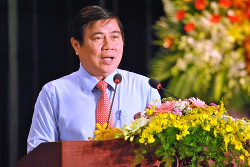 
Ông Nguyễn Thành Phong, Chủ tịch UBND TP HCM phát biểu tại buổi tuyên dương. Ảnh: Bảo Ngọc
