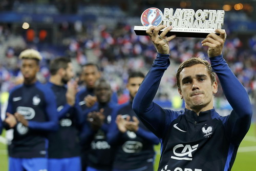 Griezmann nhận giải thưởng Euro 2016