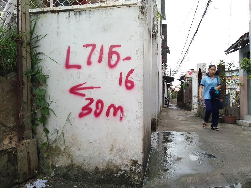 Nhi&ecirc;̀u c&ocirc;̣t m&ocirc;́c của quy hoạch ga Bình Tri&ecirc;̣u nằm trong khu&ocirc;n vi&ecirc;n đ&acirc;́t nhà người d&acirc;n