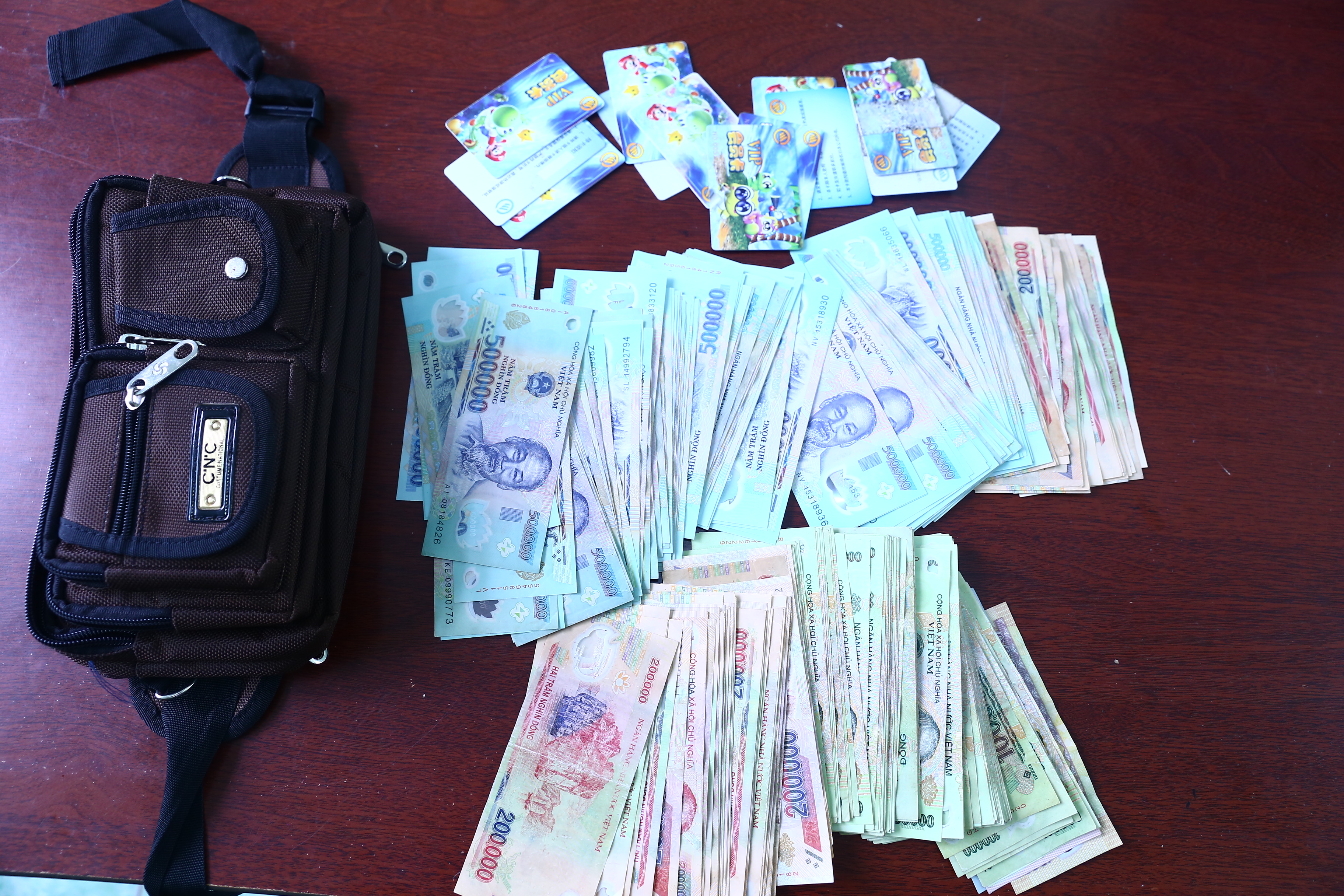 Bắt quả tang chơi game bắn cá ăn thua bằng tiền