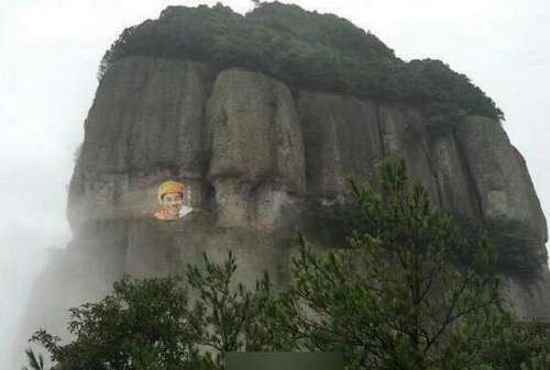 
Bức vẽ khổng lồ trên vách núi.Ảnh:Qianjiang Evening News.
