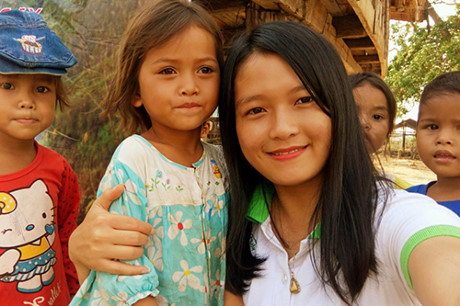 
Nữ sinh viên Đặng Thị Thu Hương bị nạn khi đang đi tình nguyện giúp nhân dân vùng lũ - Ảnh: Facebook
