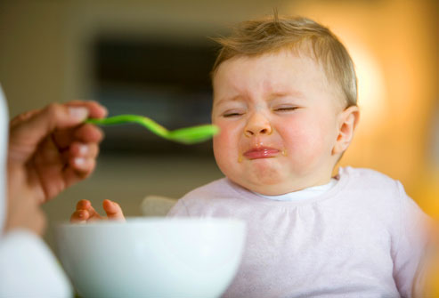 Ép trẻ ăn có thể dẫn tới những hậu quả khó lường. Ảnh minh họa: webmd