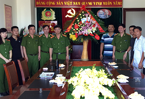 
Cán bộ, chiến sĩ Phòng PC52, Công an tỉnh Quảng Ninh kỉ niệm 6 năm thành lập.
