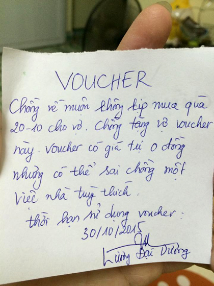 Những con chữ nghiêng nghiêng của chồng khiến chị Trang cảm động quá, quyết định không sử dụng voucher này. Ảnh: NVCC.