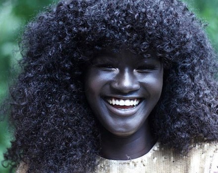 Hot girl châu Phi gây “sốt” vì làn da đen hiếm thấy | Phụ nữ - Báo Người  Lao Động